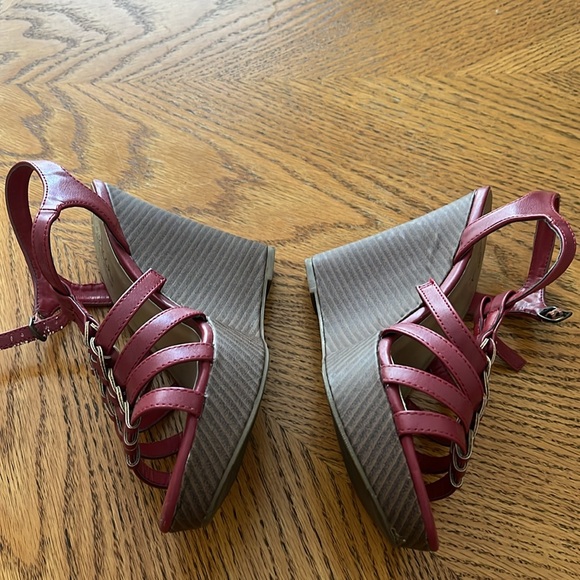 Sbicca platform wedges - Picture 9 of 9